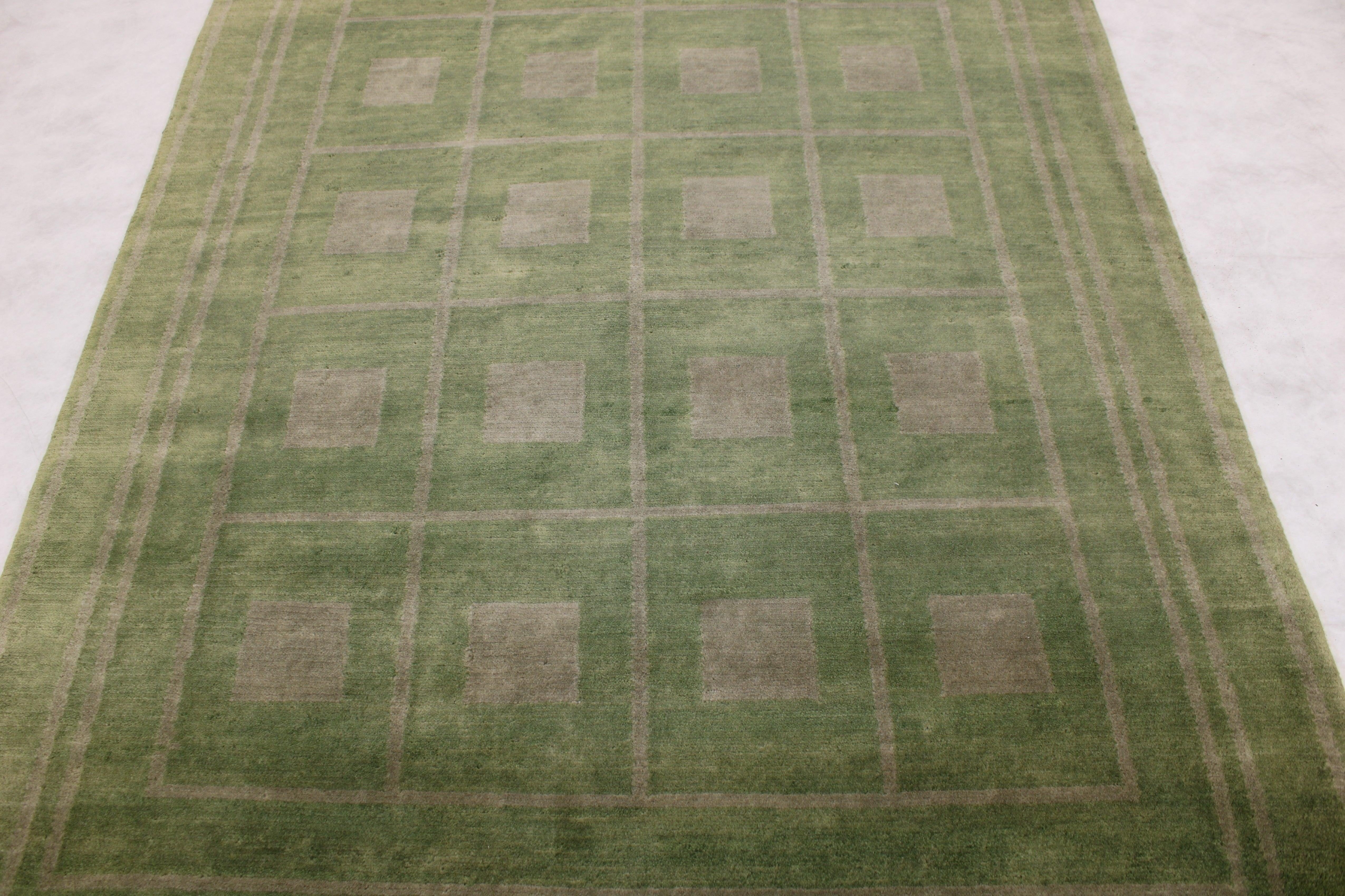 4'7" X 8'0" Green Floral Hand Knotted Rug