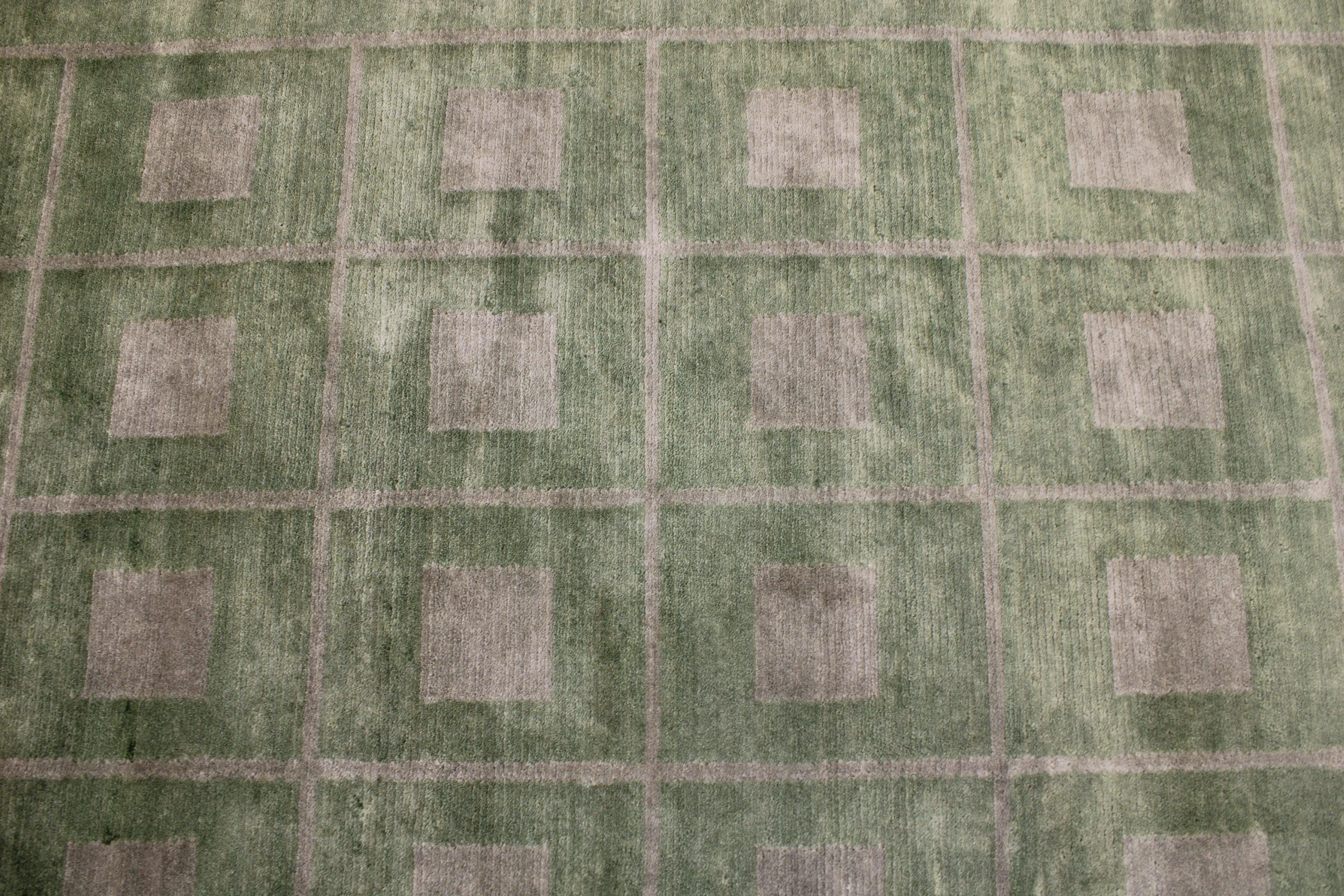 4'7" X 8'0" Green Floral Hand Knotted Rug