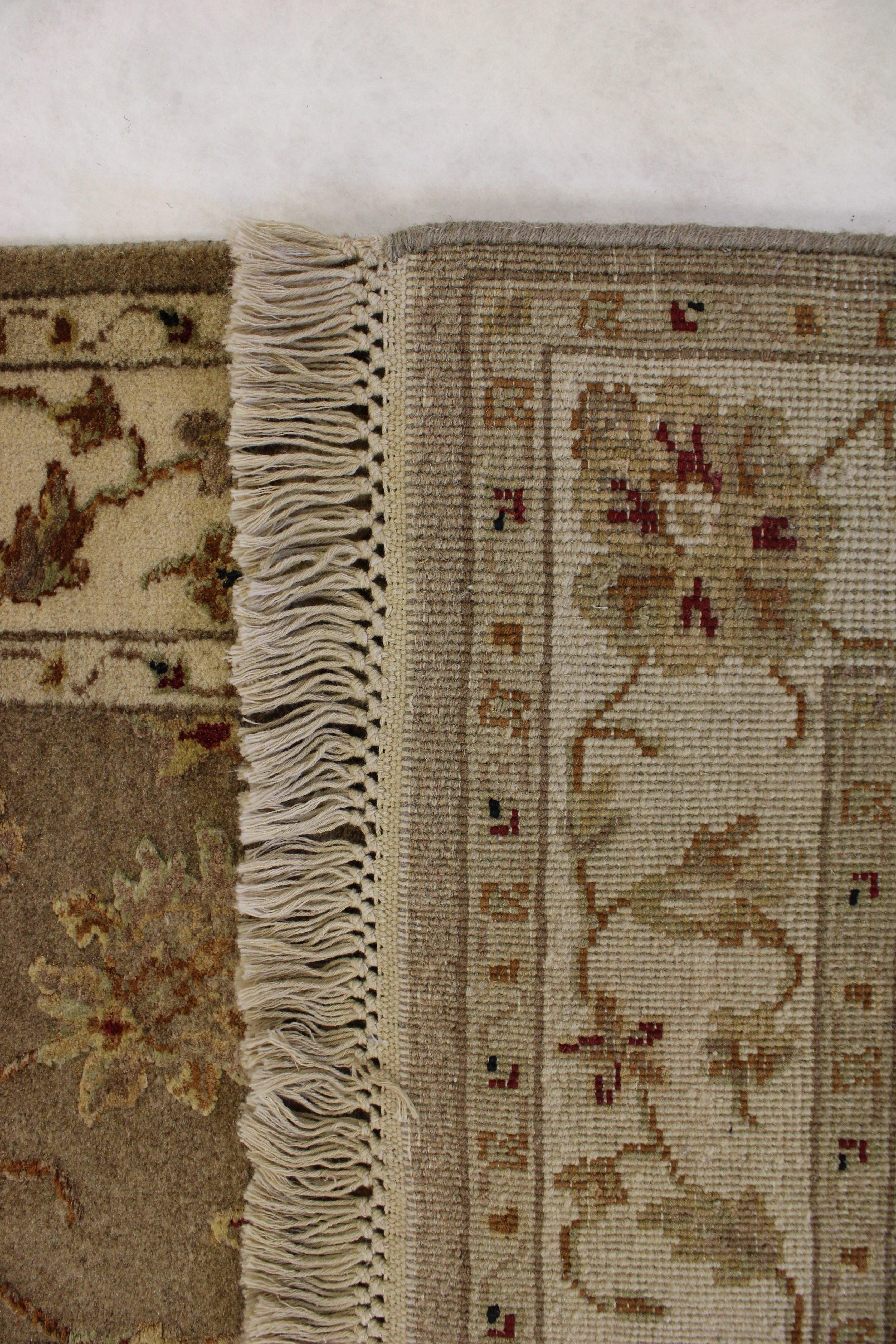 2'6" x 10'6" Silk Flower Hand Knotted Runner