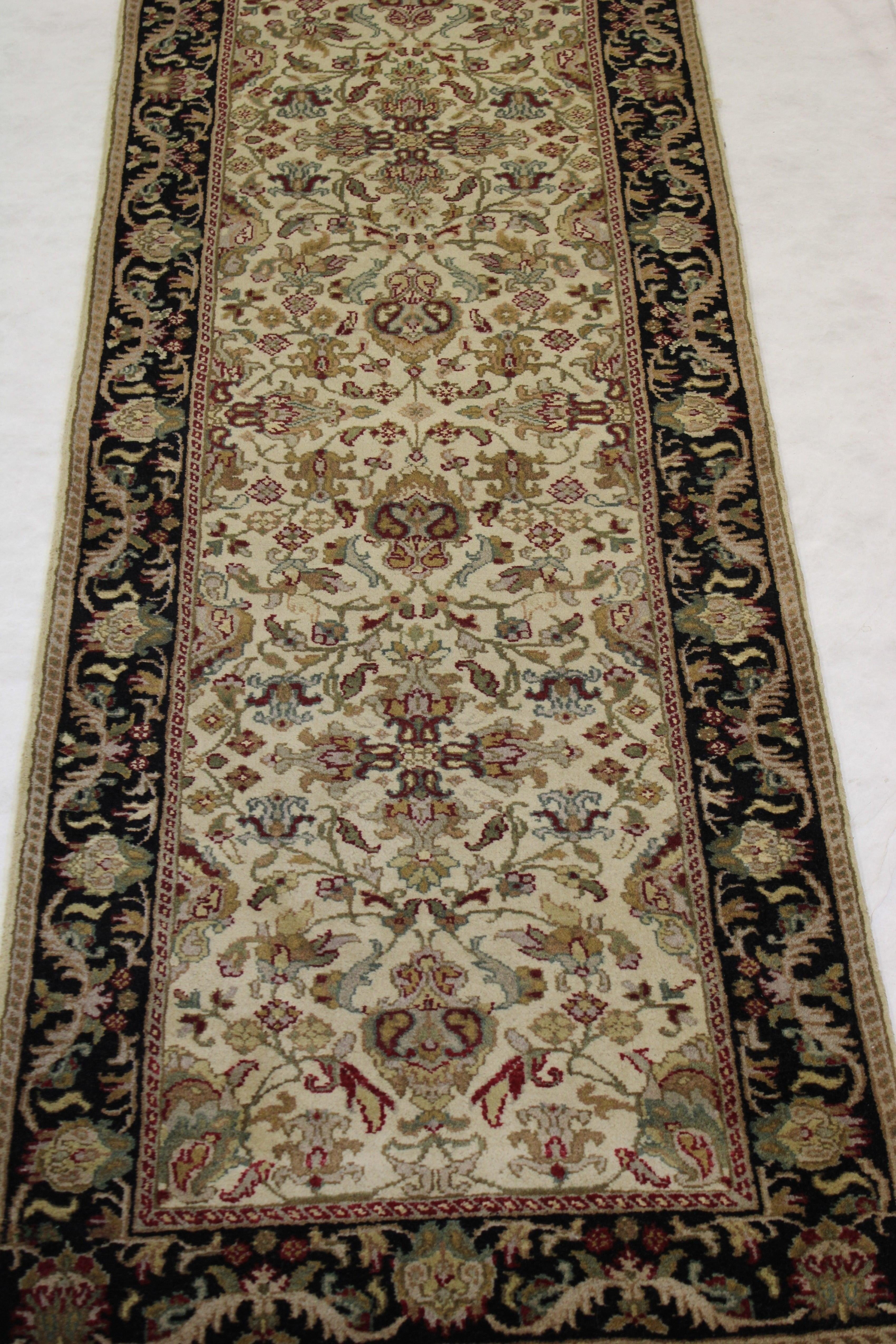 2'7" x 8'1" Jaipur Hand Knotted Runner