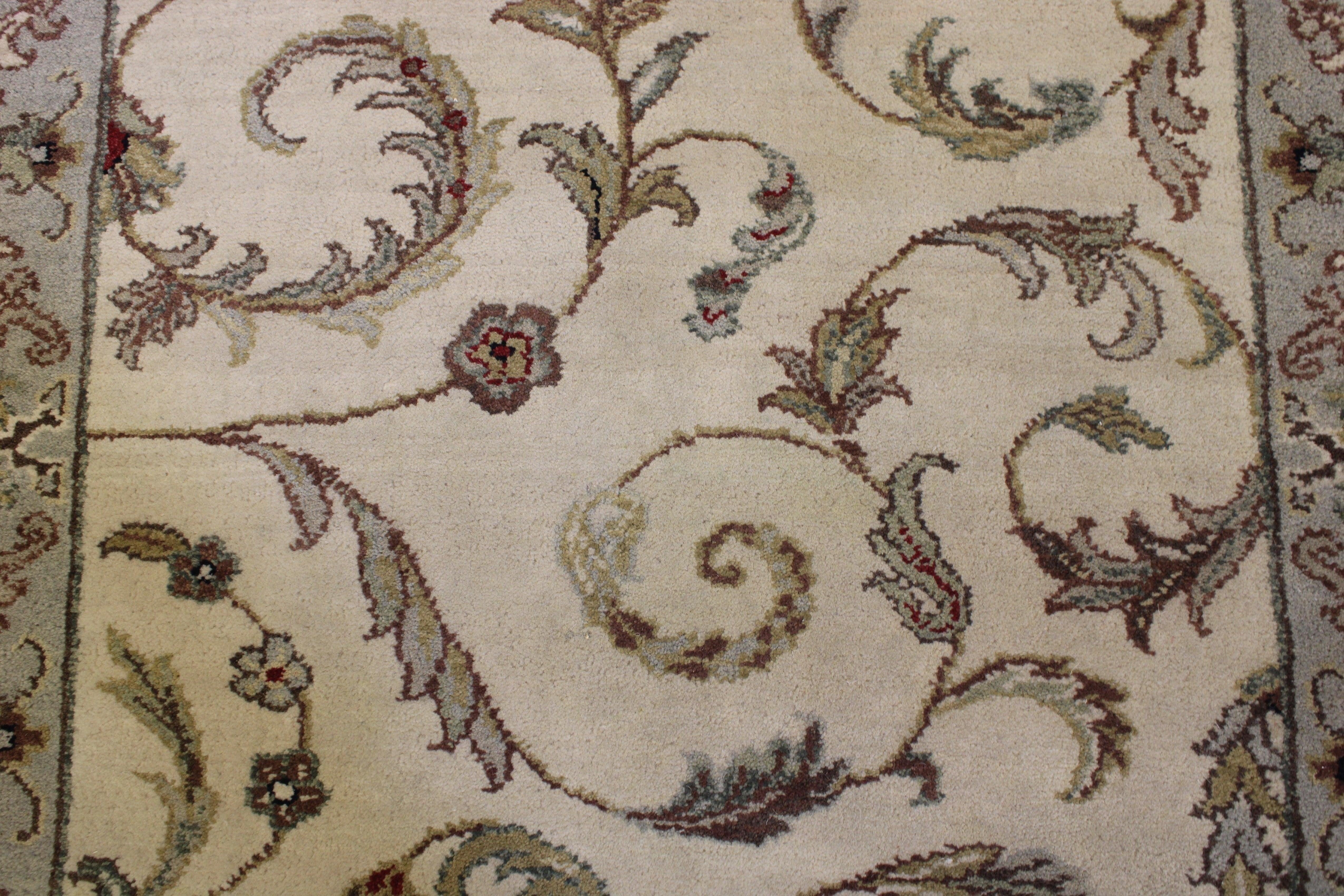 2'9" x 8'3" Persian Design Runner Rug