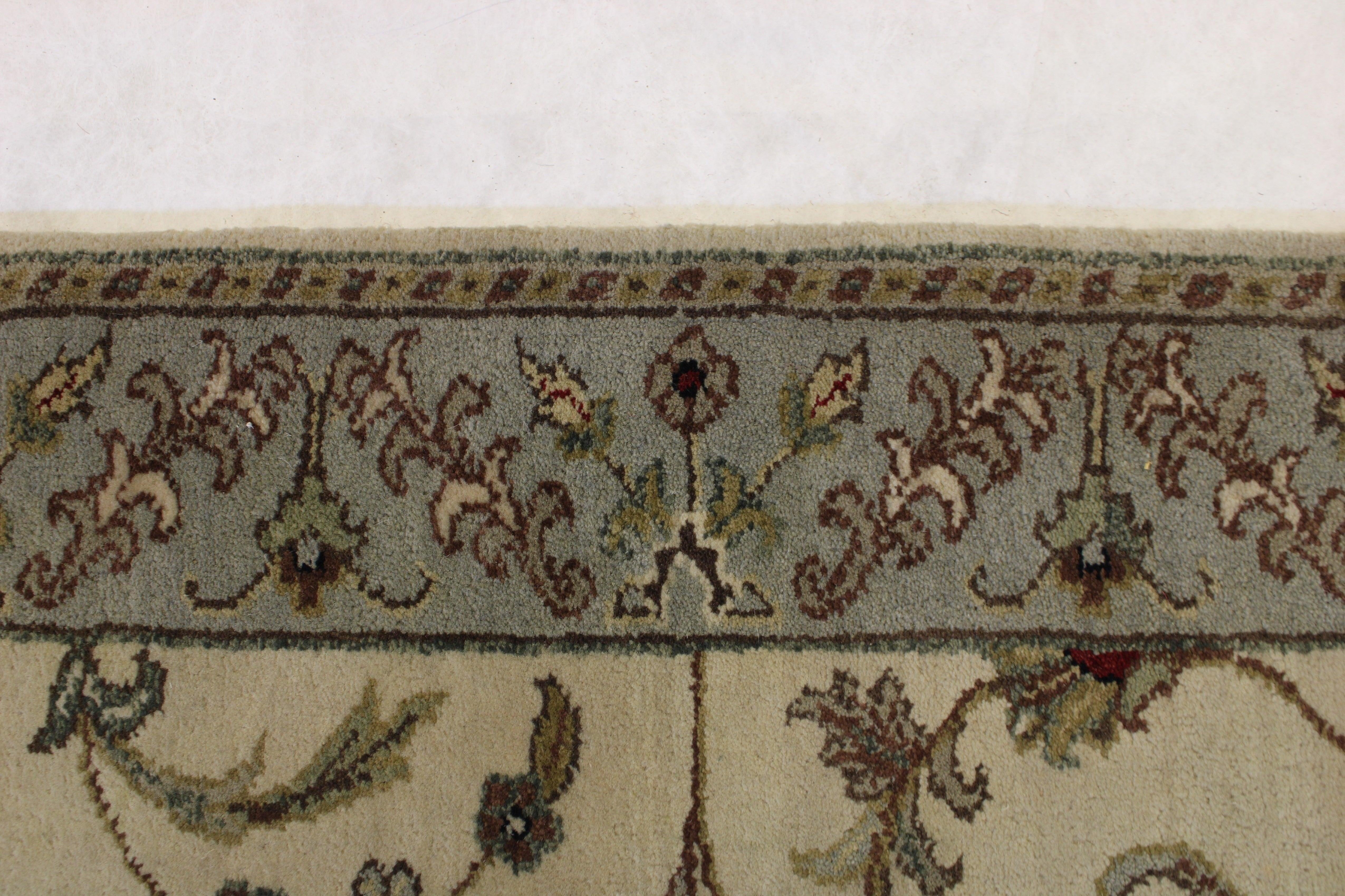 2'9" x 8'3" Persian Design Runner Rug