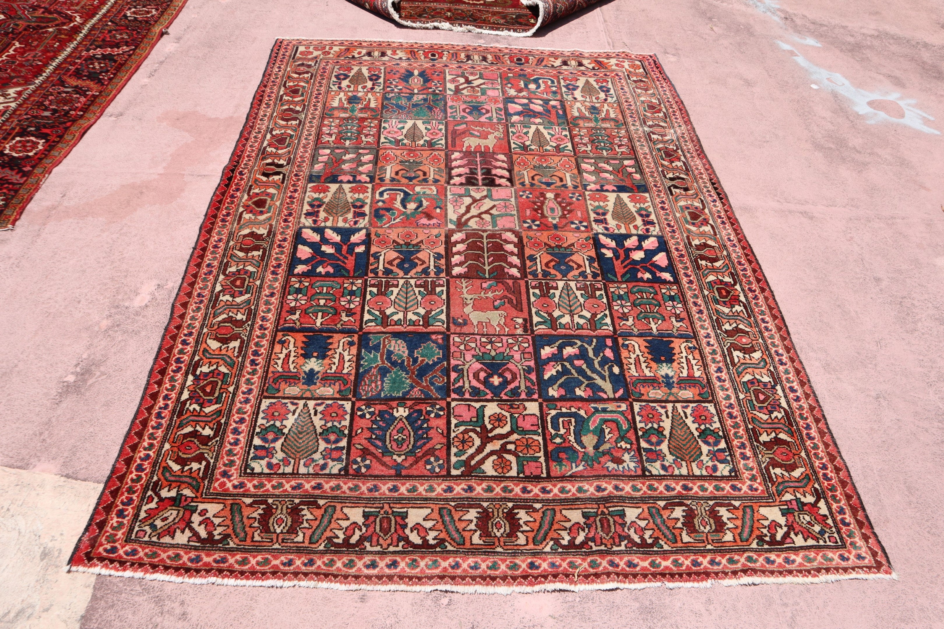 Bakhtiari Rug, Geometric Rug, Types Of Persian Rugs