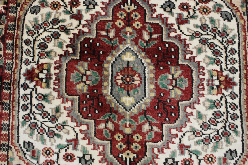 2'6" x 8'10" Jammu Kashmir Hand Knotted Runner