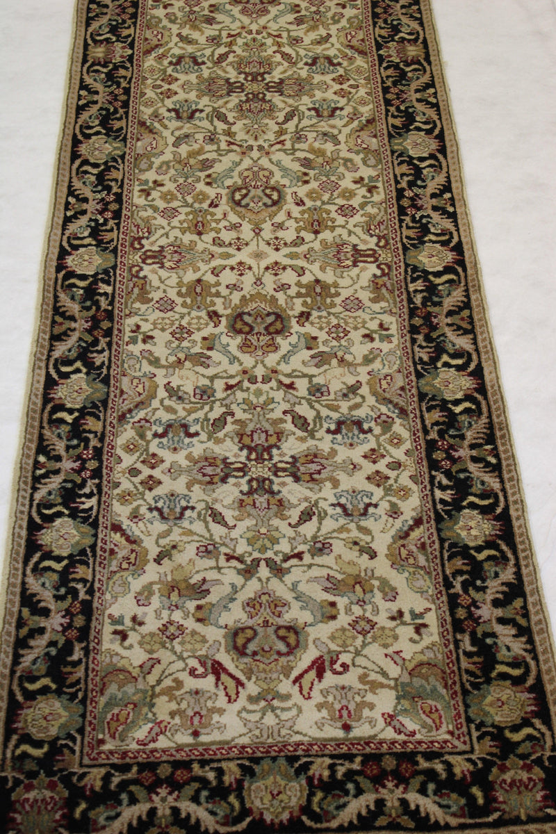 2'7" x 8'1" Jaipur Hand Knotted Runner