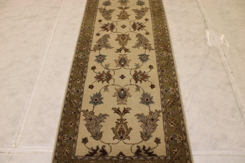 2'6" x 8'1" High Twist Hand Knotted Runner