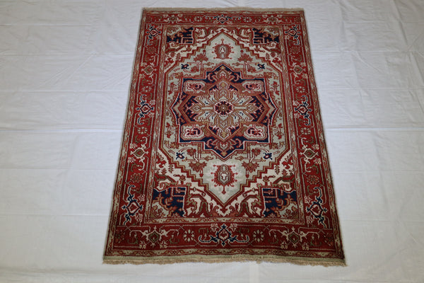 Serapi Rug, Persian Design Rug, Hand Knotted Wool Rug