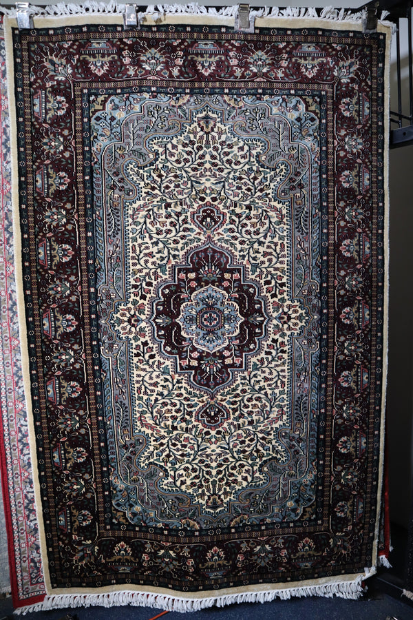 Persian Design Rug, Authentic Rug, Jammu Kashmir Rug, Area Rug On Carpet