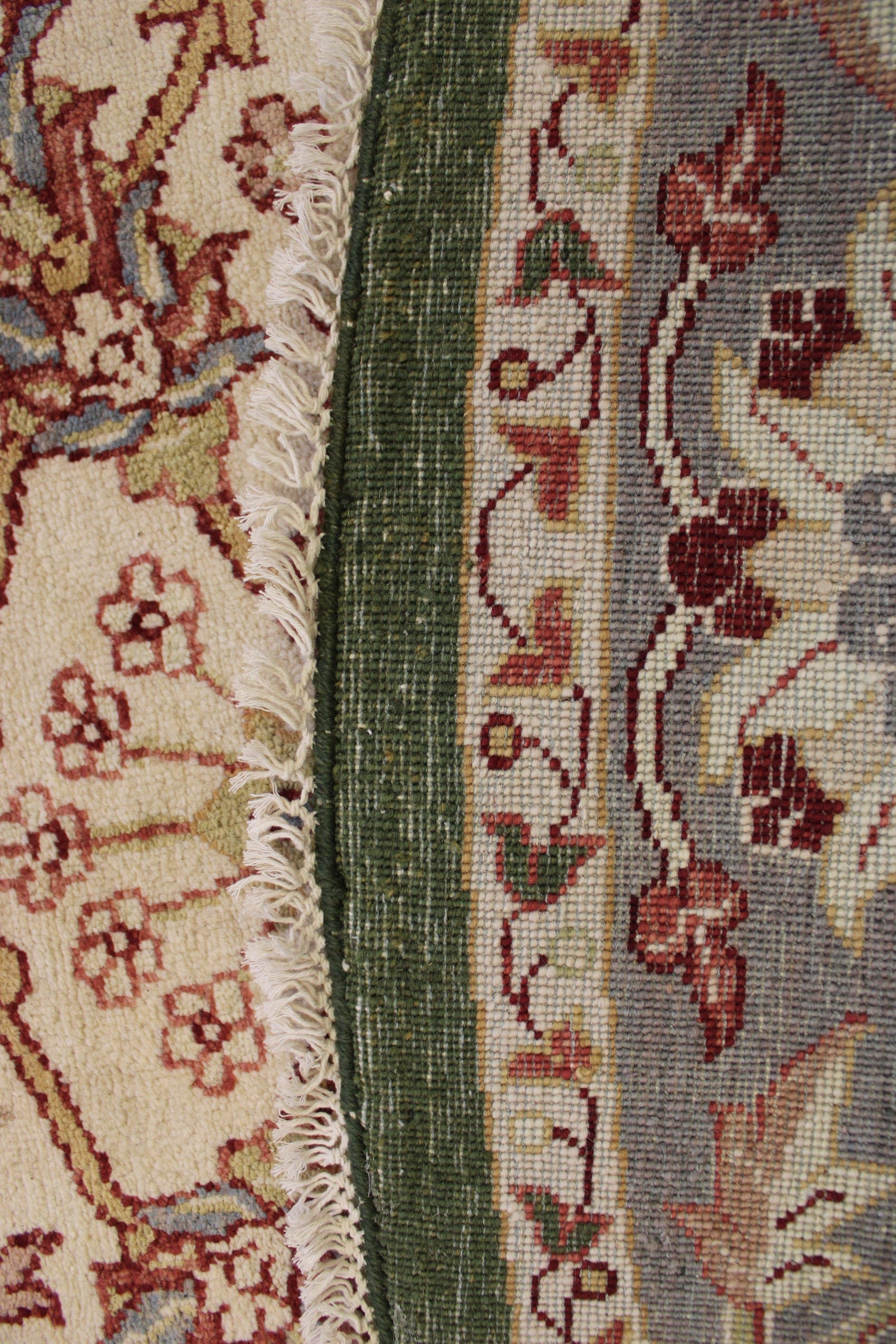 9'9" x 9'9" ft. Oushak Puja Round Rug