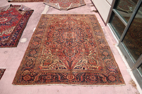 Heriz Rug, Persian Design Rug, Hand Knotted Area Rug